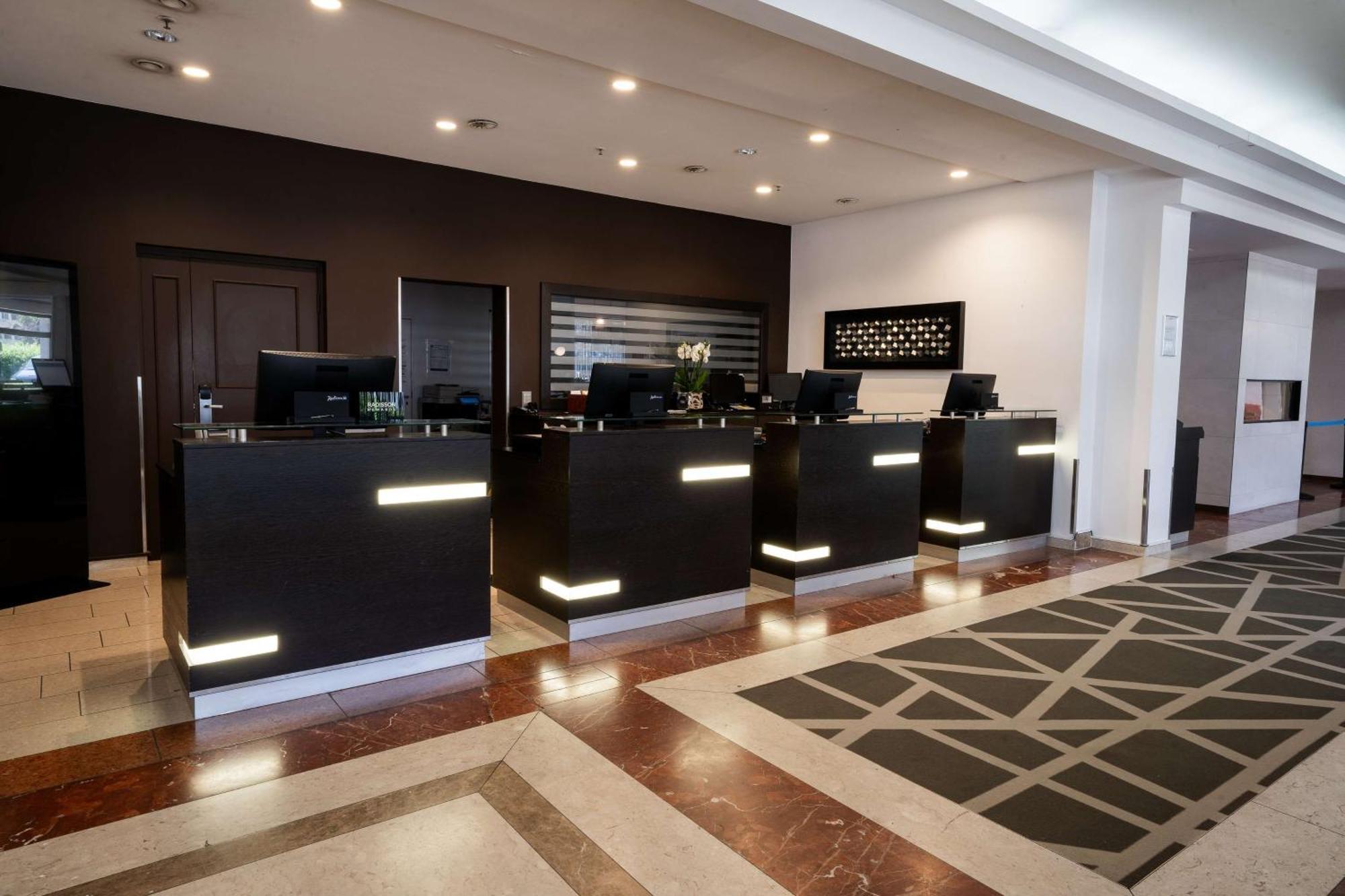 Radisson Blu Conference Hotel, Duesseldorf — Fotos 1
